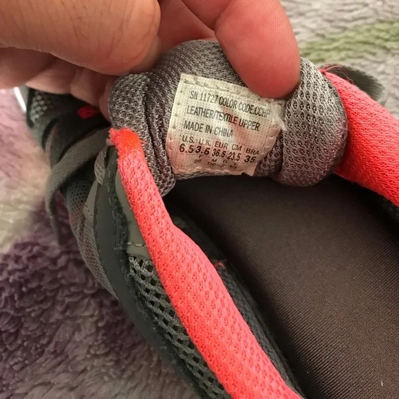 Skechers Women’s Spring Fever Sneaker Style 11727 - Picture 9 of 11